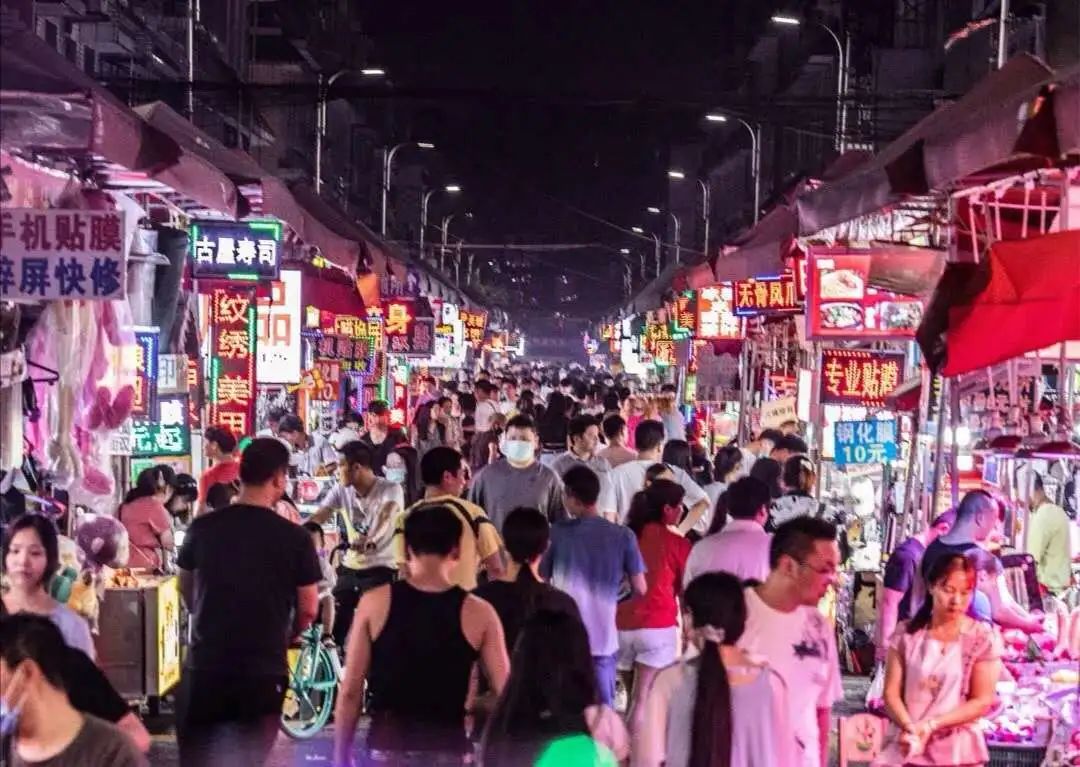 “地摊经济”也跟着火了起来
